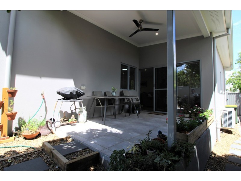 15/2 Spinnaker Drive  (Orianna Resort), Sandstone Point QLD 4511