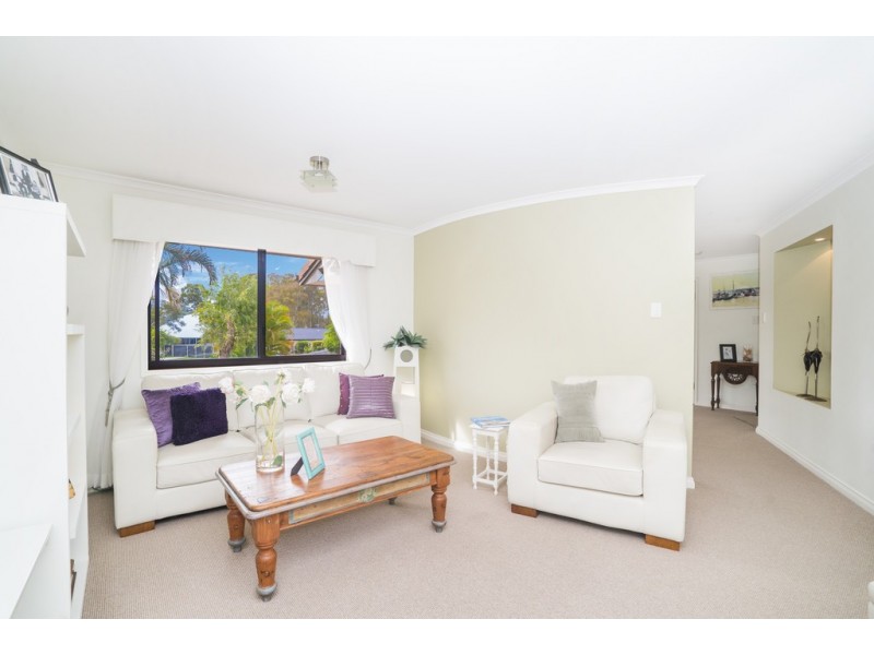 26 Howard Court, Sandstone Point QLD 4511