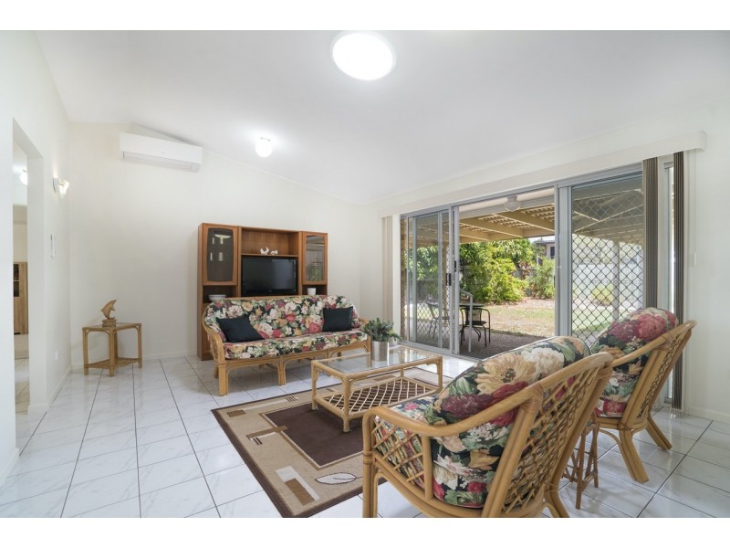 2 Captain Cook Drive, Banksia Beach QLD 4507