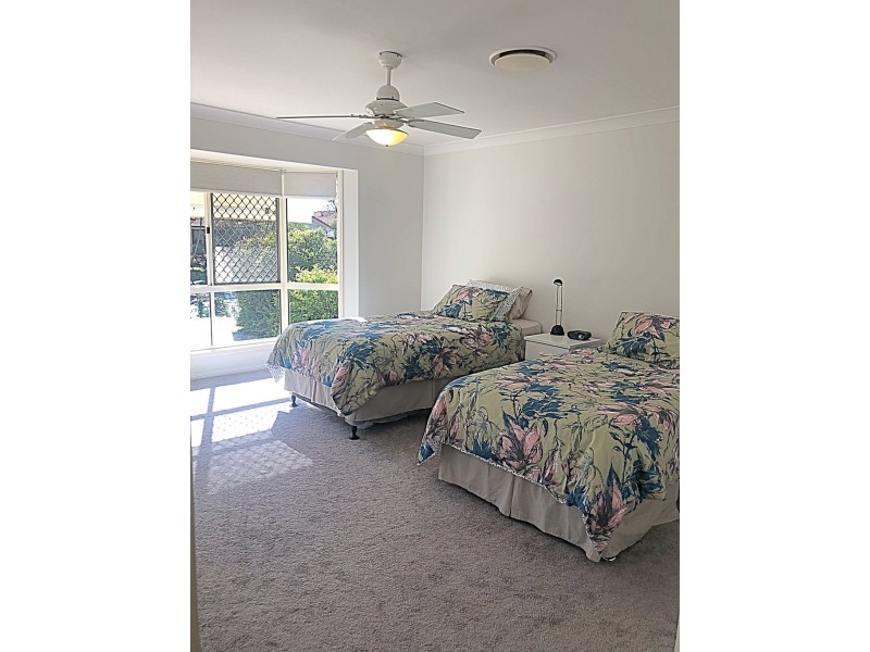 2 Schooner Court, Banksia Beach QLD 4507