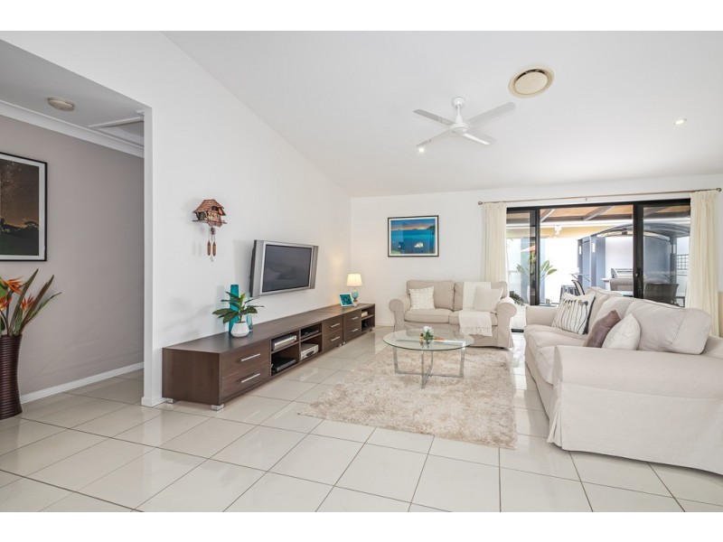 51 Marina Boulevard, Banksia Beach QLD 4507