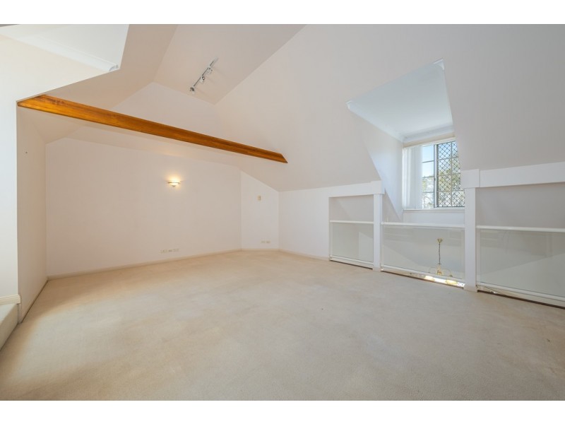 31 Schooner Court, Banksia Beach QLD 4507