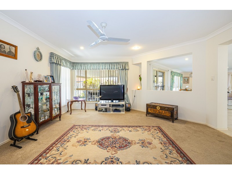 263 Bestmann Road, Sandstone Point QLD 4511