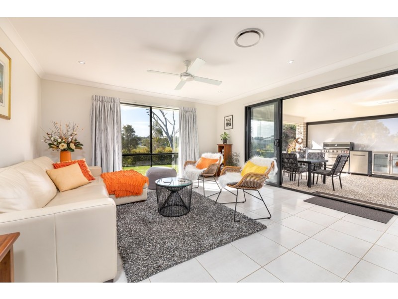 116-118 Cocos Drive, Ningi QLD 4511