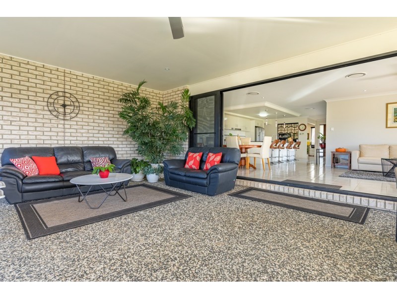 116-118 Cocos Drive, Ningi QLD 4511