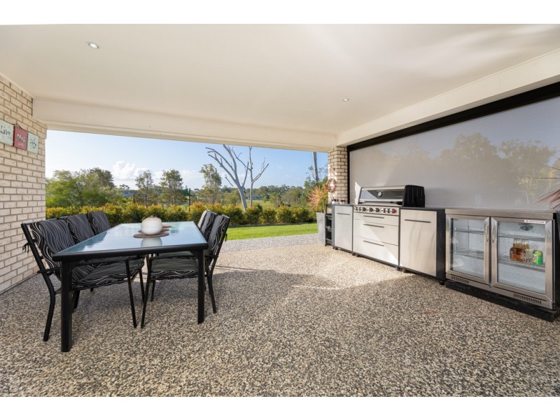 116-118 Cocos Drive, Ningi QLD 4511