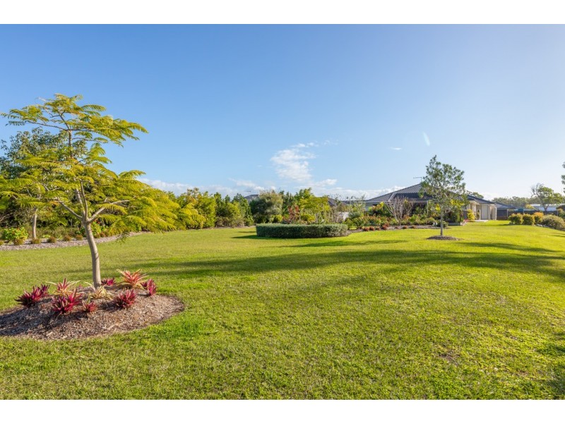 116-118 Cocos Drive, Ningi QLD 4511
