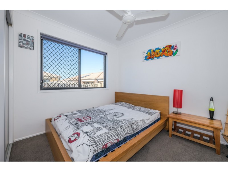 37 Eimeo Place, Sandstone Point QLD 4511