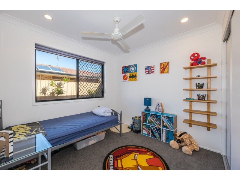 37 Eimeo Place, Sandstone Point QLD 4511