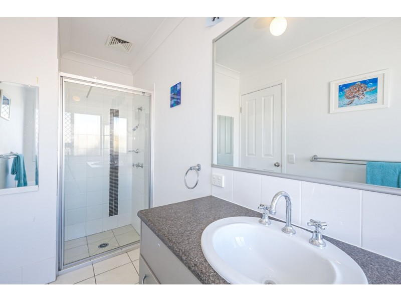 37 Eimeo Place, Sandstone Point QLD 4511