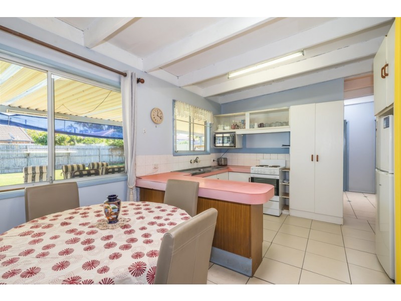 27 Avon Avenue, Banksia Beach QLD 4507