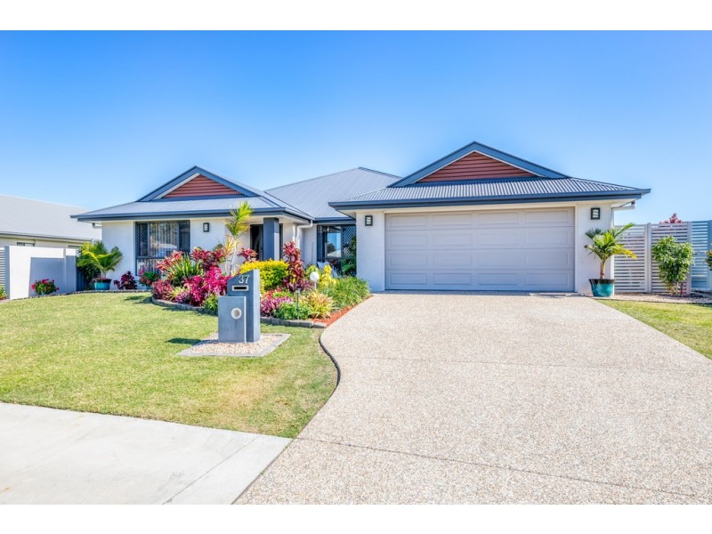 37 Foxtail Crescent, Banksia Beach QLD 4507
