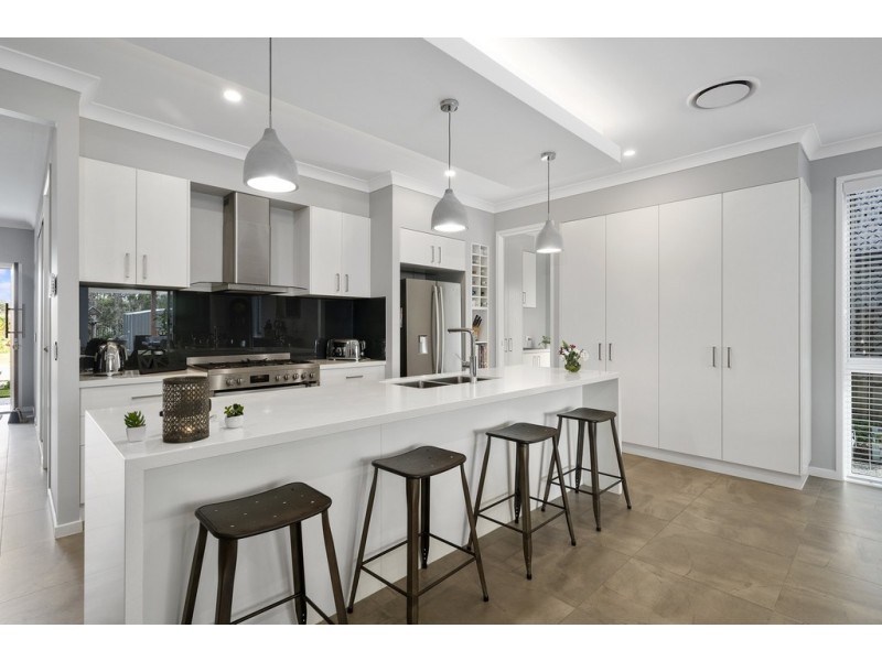 59 Lakeside Crescent, Ningi QLD 4511