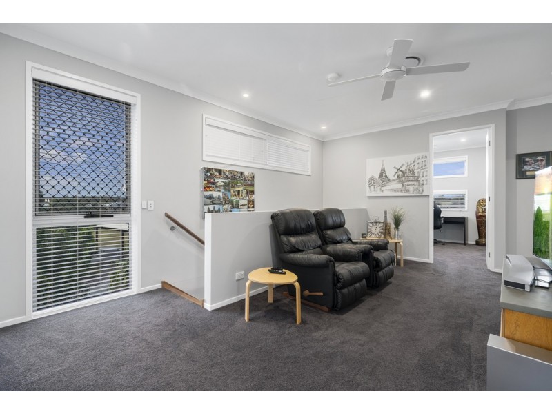 59 Lakeside Crescent, Ningi QLD 4511