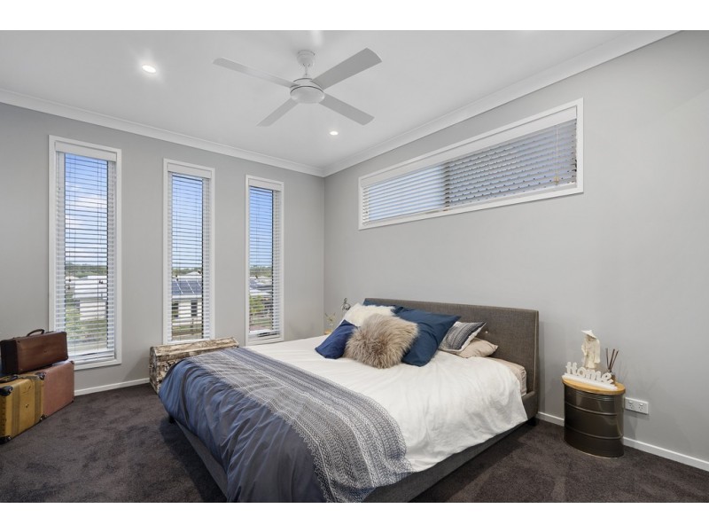 59 Lakeside Crescent, Ningi QLD 4511