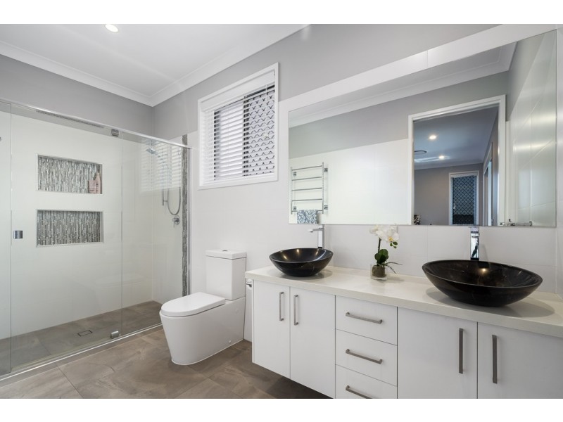 59 Lakeside Crescent, Ningi QLD 4511
