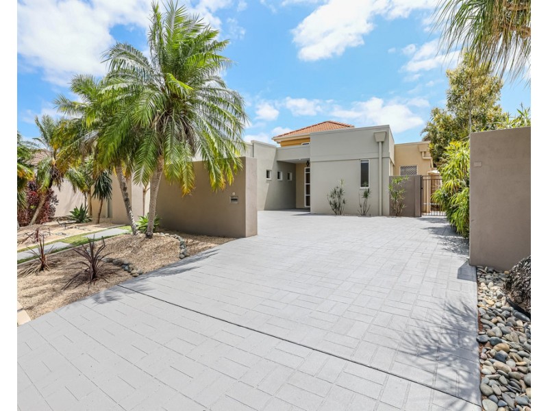 43 Dugong Crescent, Banksia Beach QLD 4507