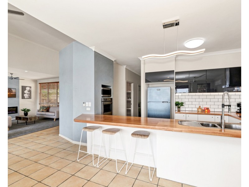 43 Dugong Crescent, Banksia Beach QLD 4507
