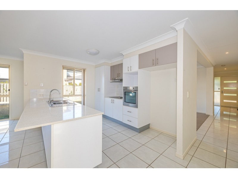 66 Sandheath Place, Ningi QLD 4511