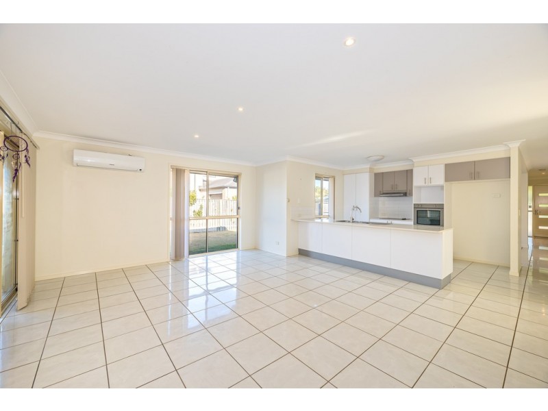 66 Sandheath Place, Ningi QLD 4511