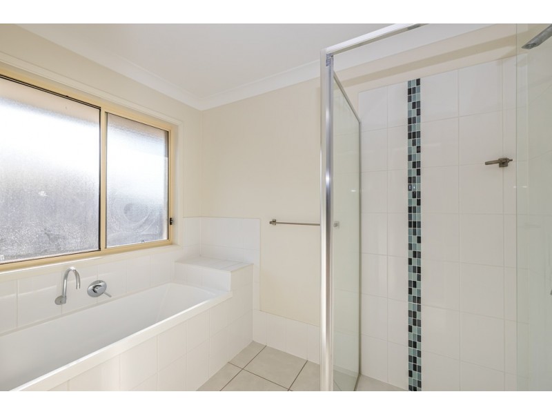 66 Sandheath Place, Ningi QLD 4511