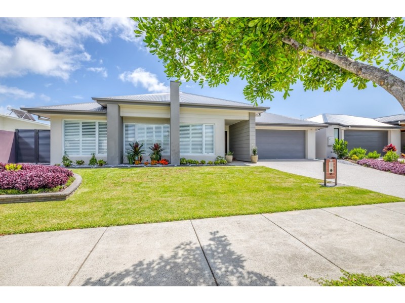 93 Marina Boulevard, Banksia Beach QLD 4507