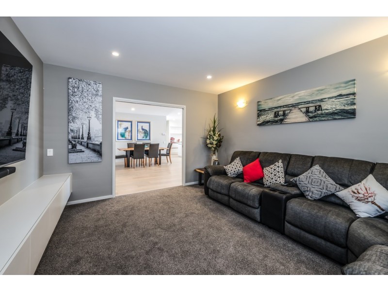 93 Marina Boulevard, Banksia Beach QLD 4507