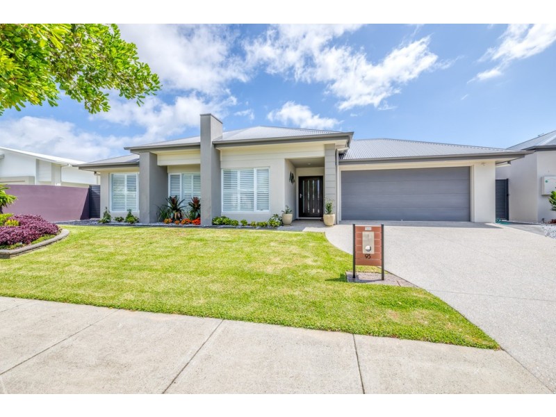 93 Marina Boulevard, Banksia Beach QLD 4507