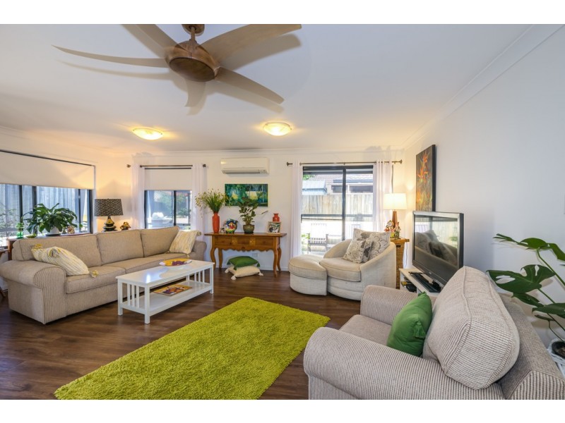 4 Seabreeze Court, Sandstone Point QLD 4511