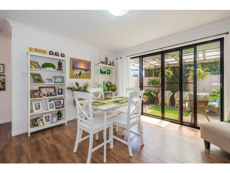 4 Seabreeze Court, Sandstone Point QLD 4511