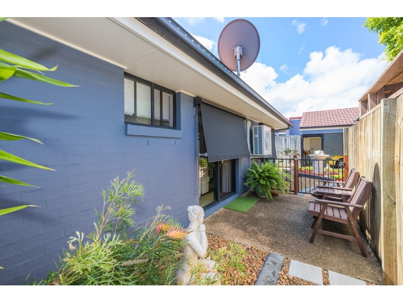 4 Seabreeze Court, Sandstone Point QLD 4511