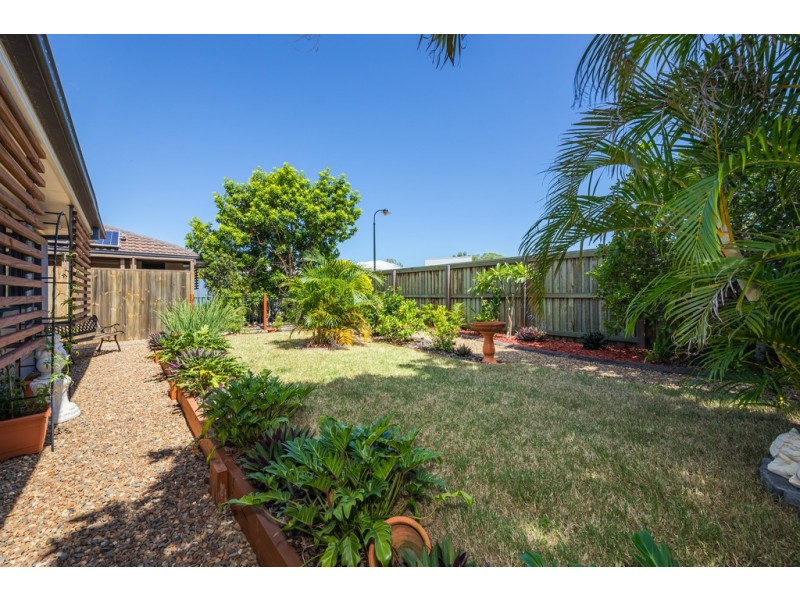 4 Seabreeze Court, Sandstone Point QLD 4511