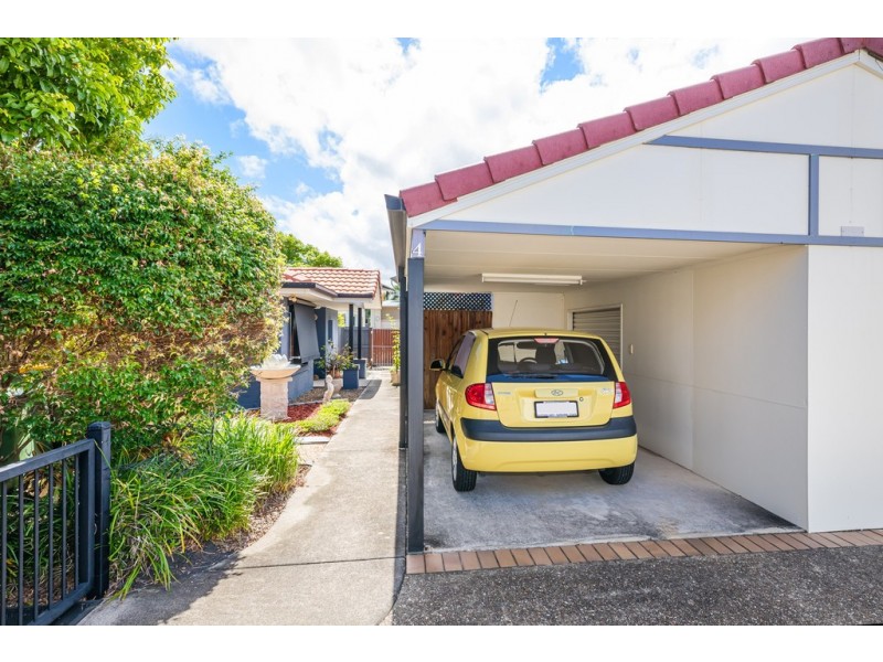 4 Seabreeze Court, Sandstone Point QLD 4511