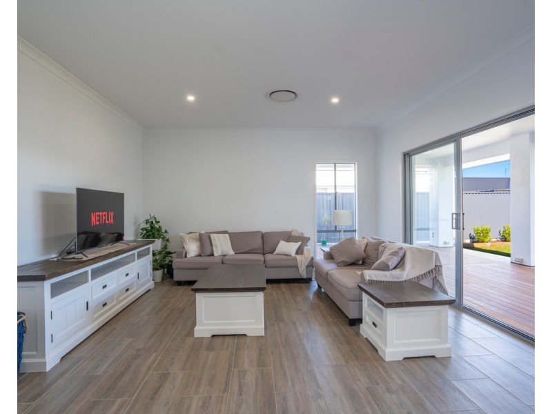 94 Seaside Drive, Banksia Beach QLD 4507