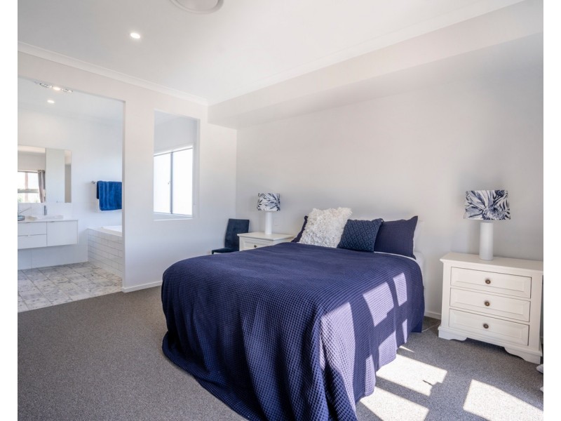 94 Seaside Drive, Banksia Beach QLD 4507