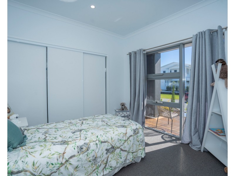 94 Seaside Drive, Banksia Beach QLD 4507