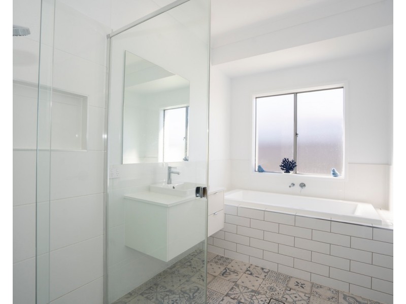 94 Seaside Drive, Banksia Beach QLD 4507