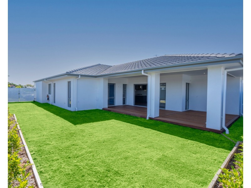 94 Seaside Drive, Banksia Beach QLD 4507