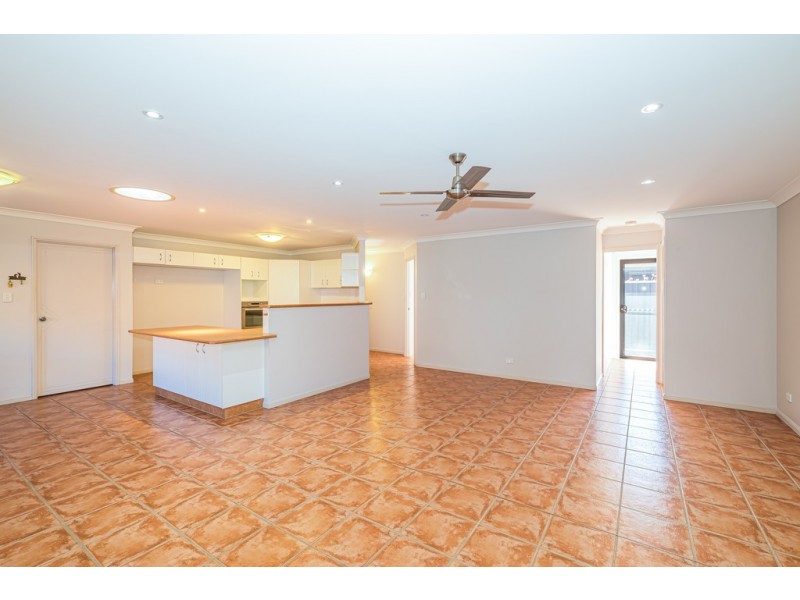 8 Corrimal Place, Sandstone Point QLD 4511