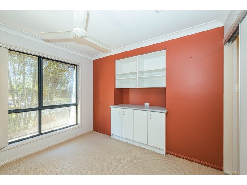 8 Corrimal Place, Sandstone Point QLD 4511