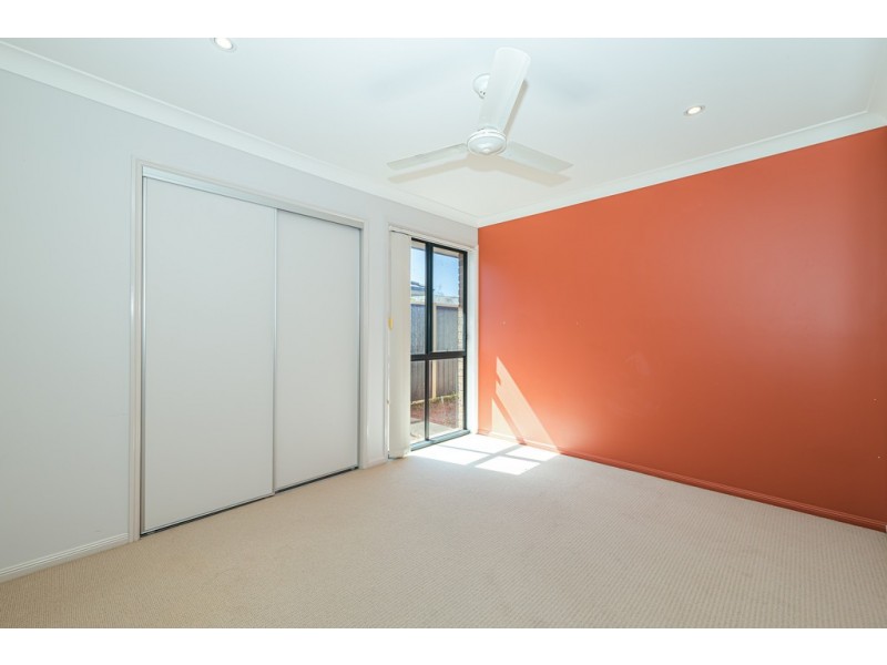 8 Corrimal Place, Sandstone Point QLD 4511