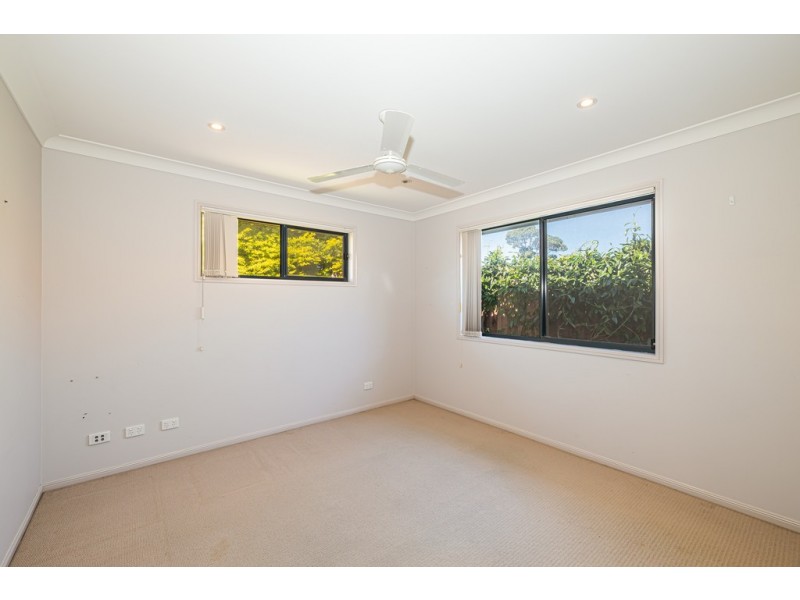 8 Corrimal Place, Sandstone Point QLD 4511