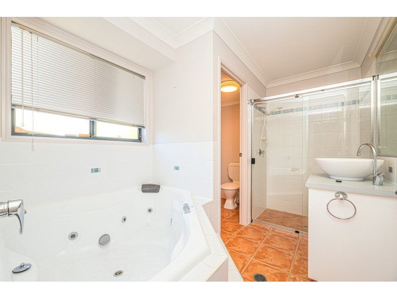 8 Corrimal Place, Sandstone Point QLD 4511