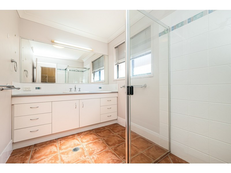 8 Corrimal Place, Sandstone Point QLD 4511