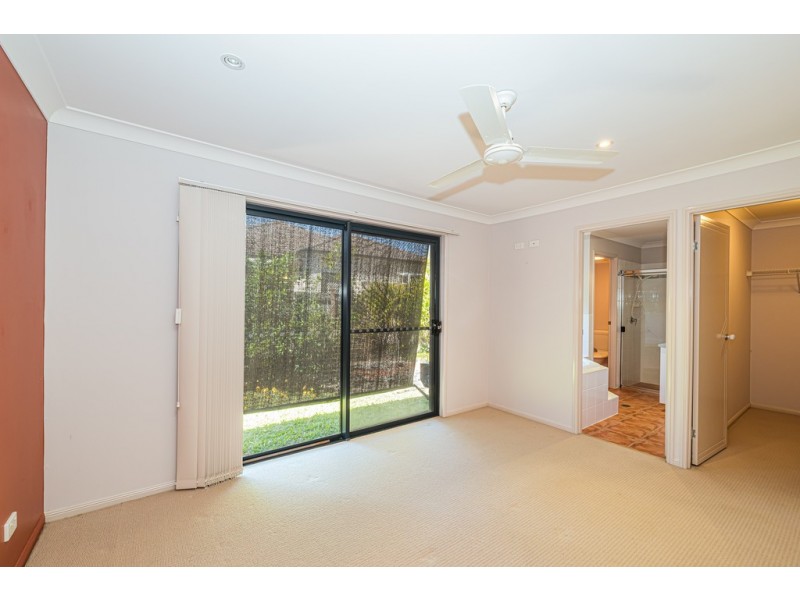 8 Corrimal Place, Sandstone Point QLD 4511