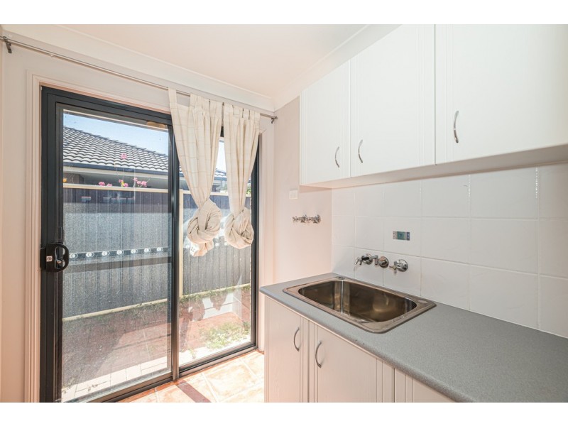 8 Corrimal Place, Sandstone Point QLD 4511