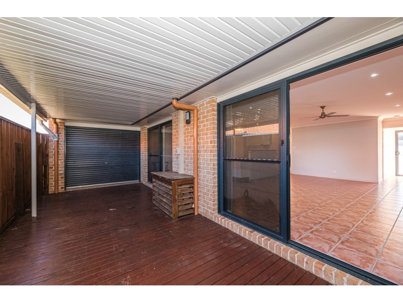 8 Corrimal Place, Sandstone Point QLD 4511