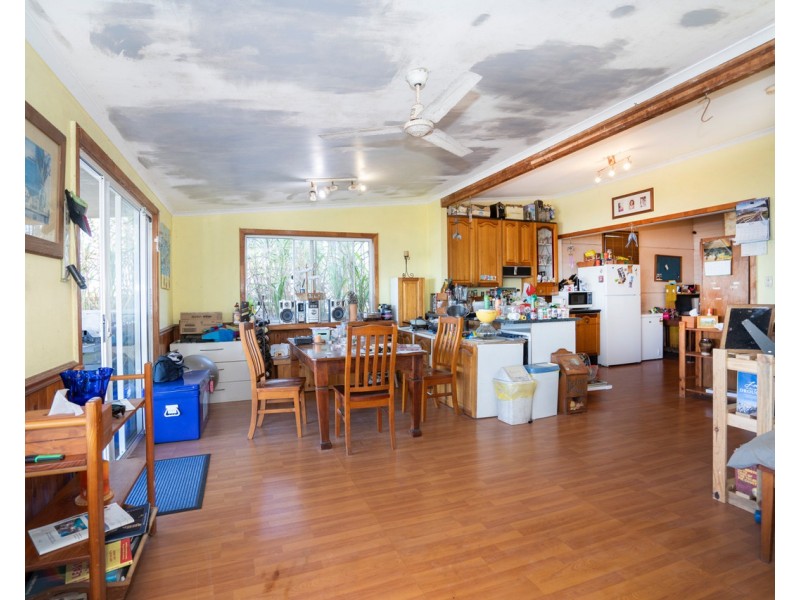 93 Bishop Road, Beachmere QLD 4510