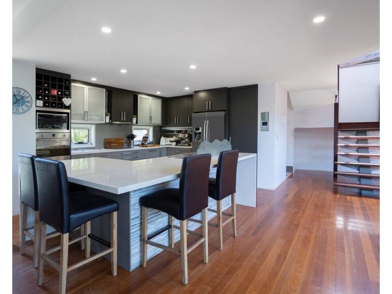 18 Baza Place, Banksia Beach QLD 4507