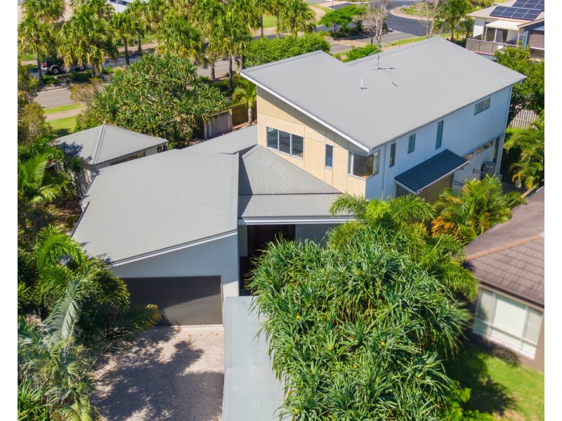 18 Baza Place, Banksia Beach QLD 4507